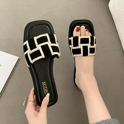 Summer 2025 Braided Flip-flops Women's Open-toe Wear Temperament with Chunky Fashion Slippers, Beach Shoes, Women's Shoes