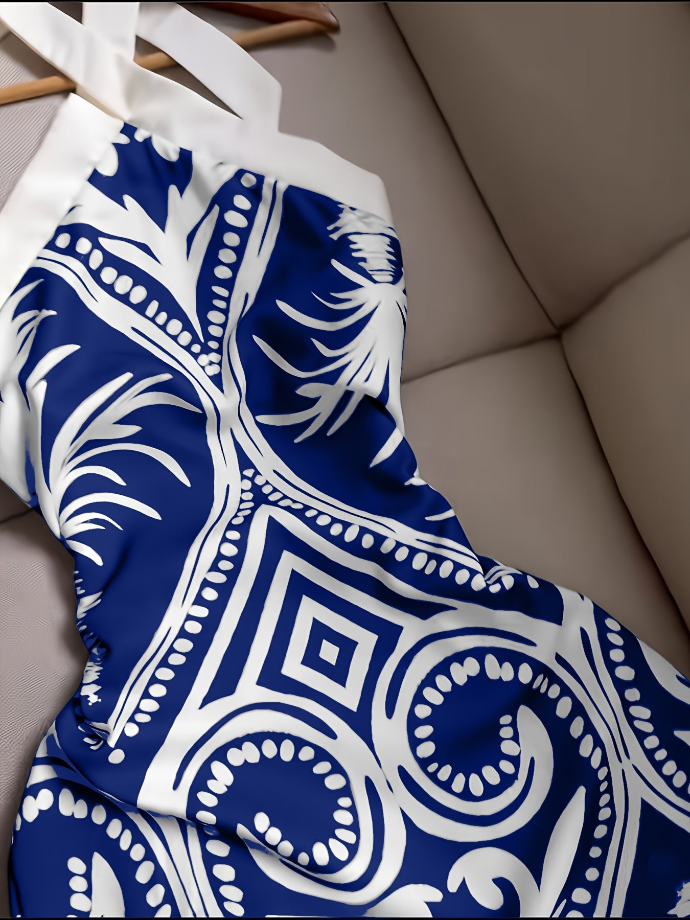Women'S Y2K Style Cross Neck Halter Dress - Blue & White Floral Print, Sleeveless Bodycon Mini Dress for Summer Vacation, Date Night & Party Wear, Fitted Silhouette, Party Attire, Elegant Neckline, Comfortable Fit